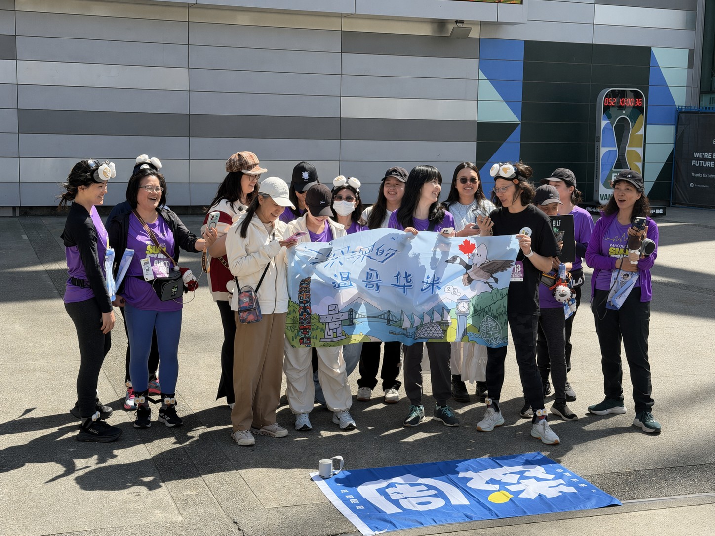Vancouver ShengMi members singing together.