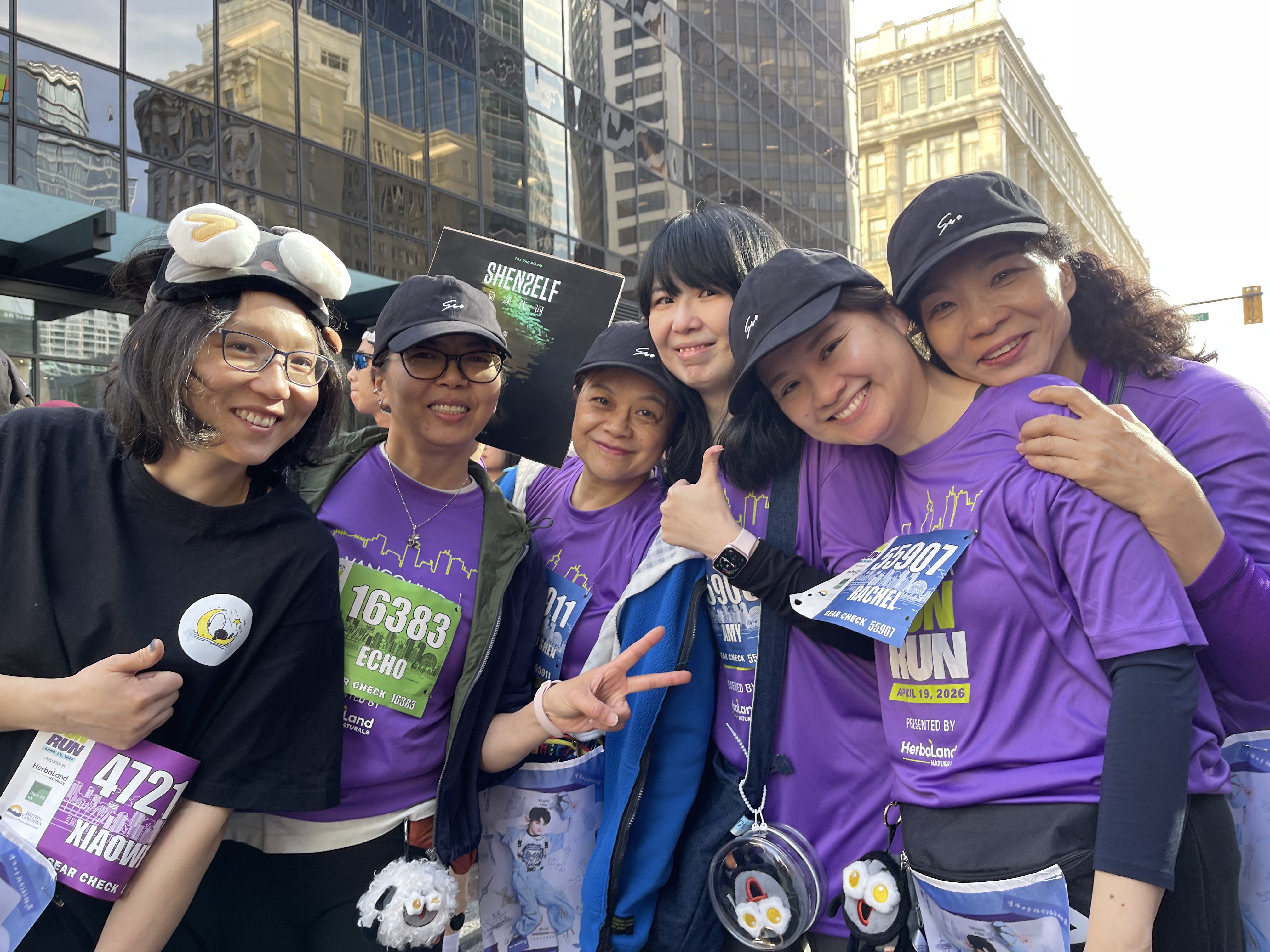 Vancouver Shengmi members gathered at Sun Run.